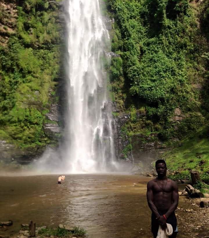 Volta region scenery with volunteers